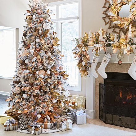 fresh-christmas-tree-decorating-ideas-102770797